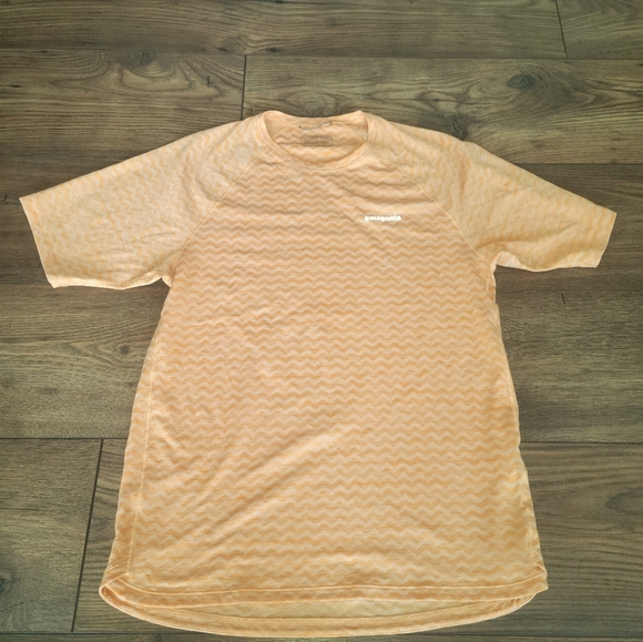 Patagonia Ridge Flow T-Shirt Cloudberry Orange Size Small - Picture 3 of 6